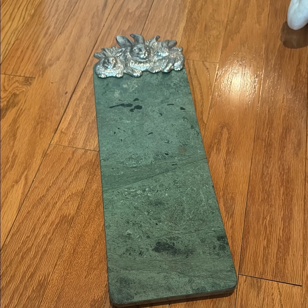 Arthur Court Rabbit green Marble Cheese Cutting Board